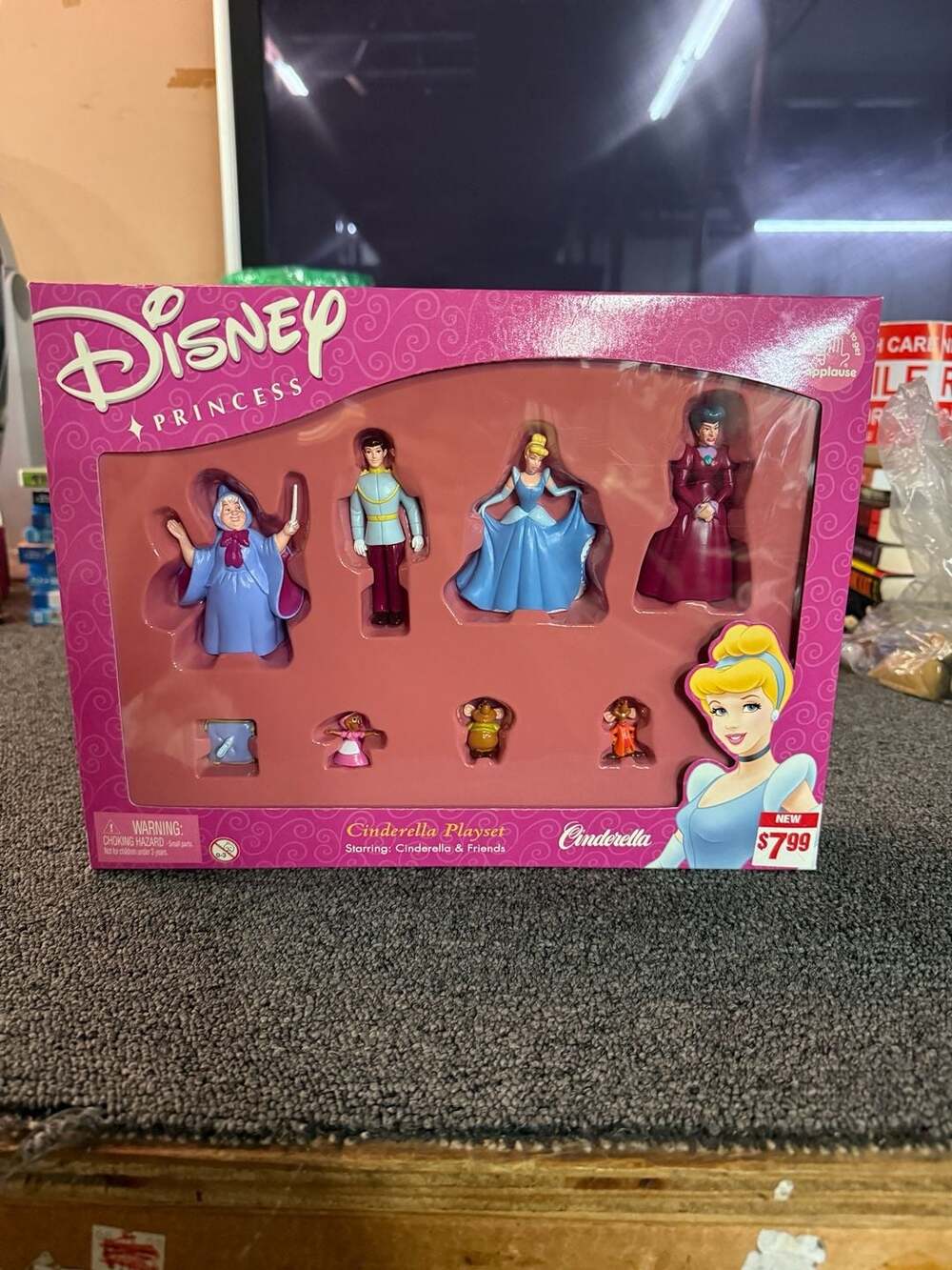 Disney Princess Cinderella Playset Starring Cinderella & Friends Figures